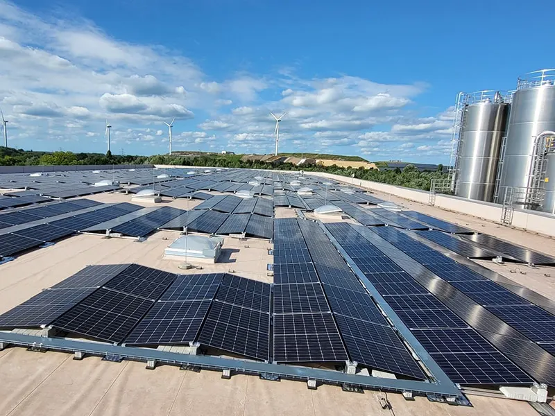 300KW:n painolastikatto-aurinkojärjestelmä Saksassa