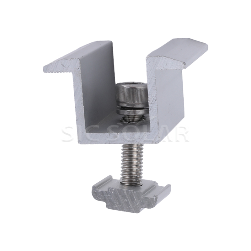 Helppo asentaa Solar Mid Clamp